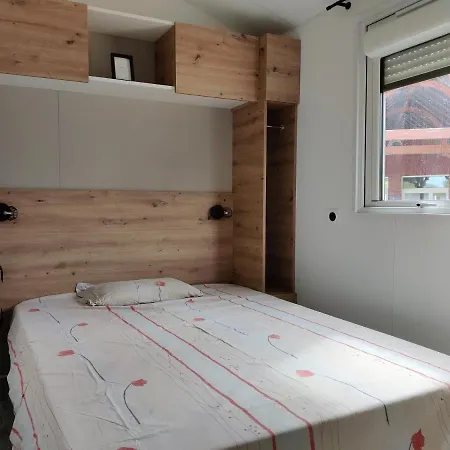 Mobil-home 4chambres-10 Couchages - Parking Gratuit * Gastes