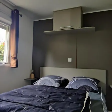 Üdülőközpont Mobil-home 4chambres-10 Couchages - Parking Gratuit - 2 Acces Piscines Inclus Des 3 Nuitees *