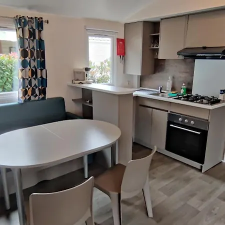 Mobil-home 4chambres-10 Couchages - Parking Gratuit *