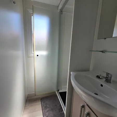 Üdülőközpont Mobil-home 4chambres-10 Couchages - Parking Gratuit - 2 Acces Piscines Inclus Des 3 Nuitees